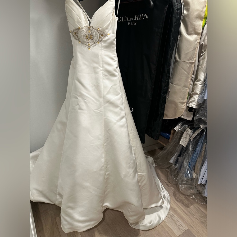US 8 Vintage NWT Satin Ivory Wedding Gown